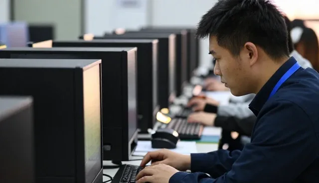 社区服务站应用中的技术培训特点